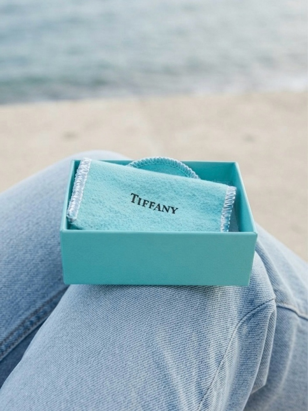 TIFFANY & CO. Small gift box